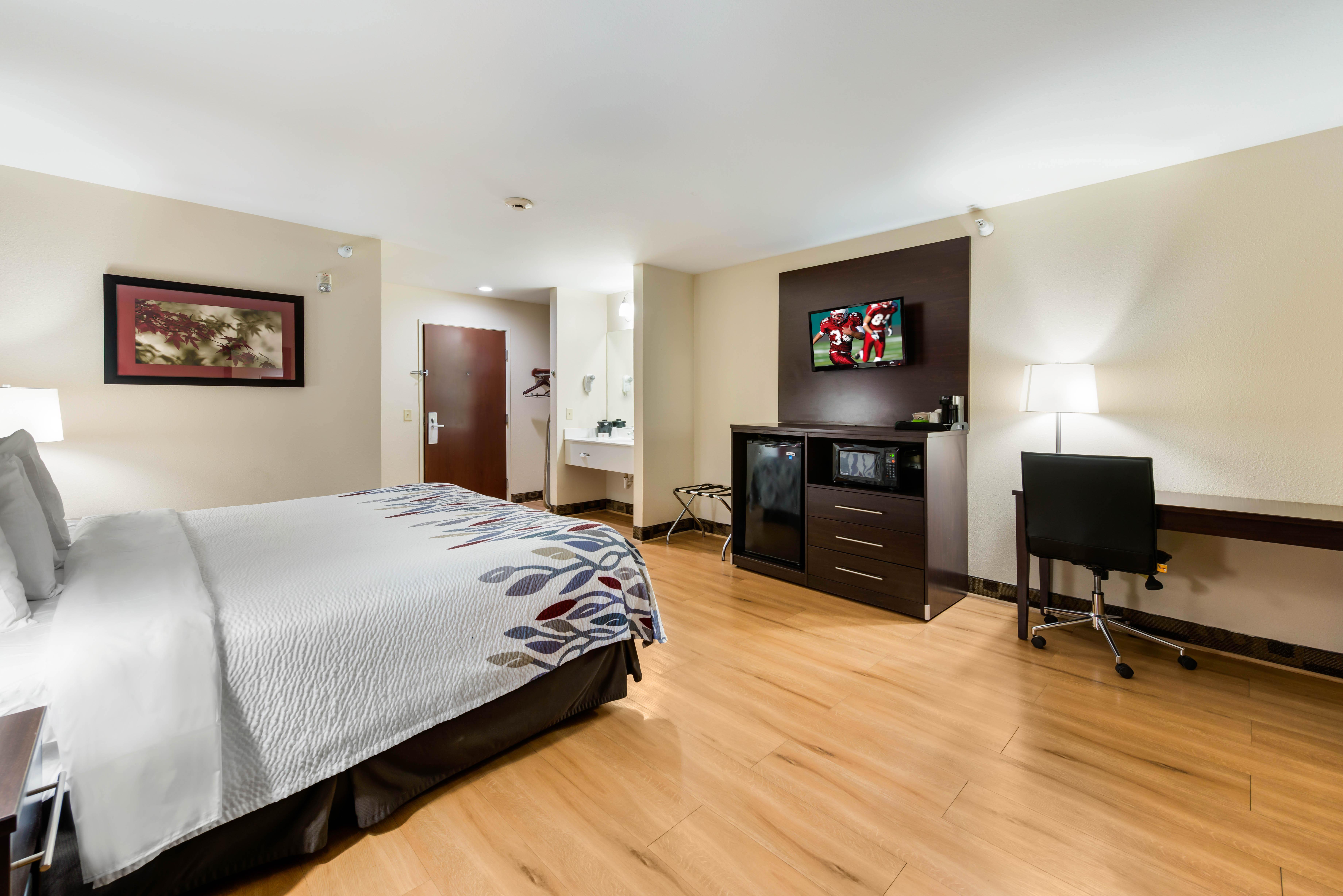 Red Roof Inn & Suites Monee Bagian luar foto