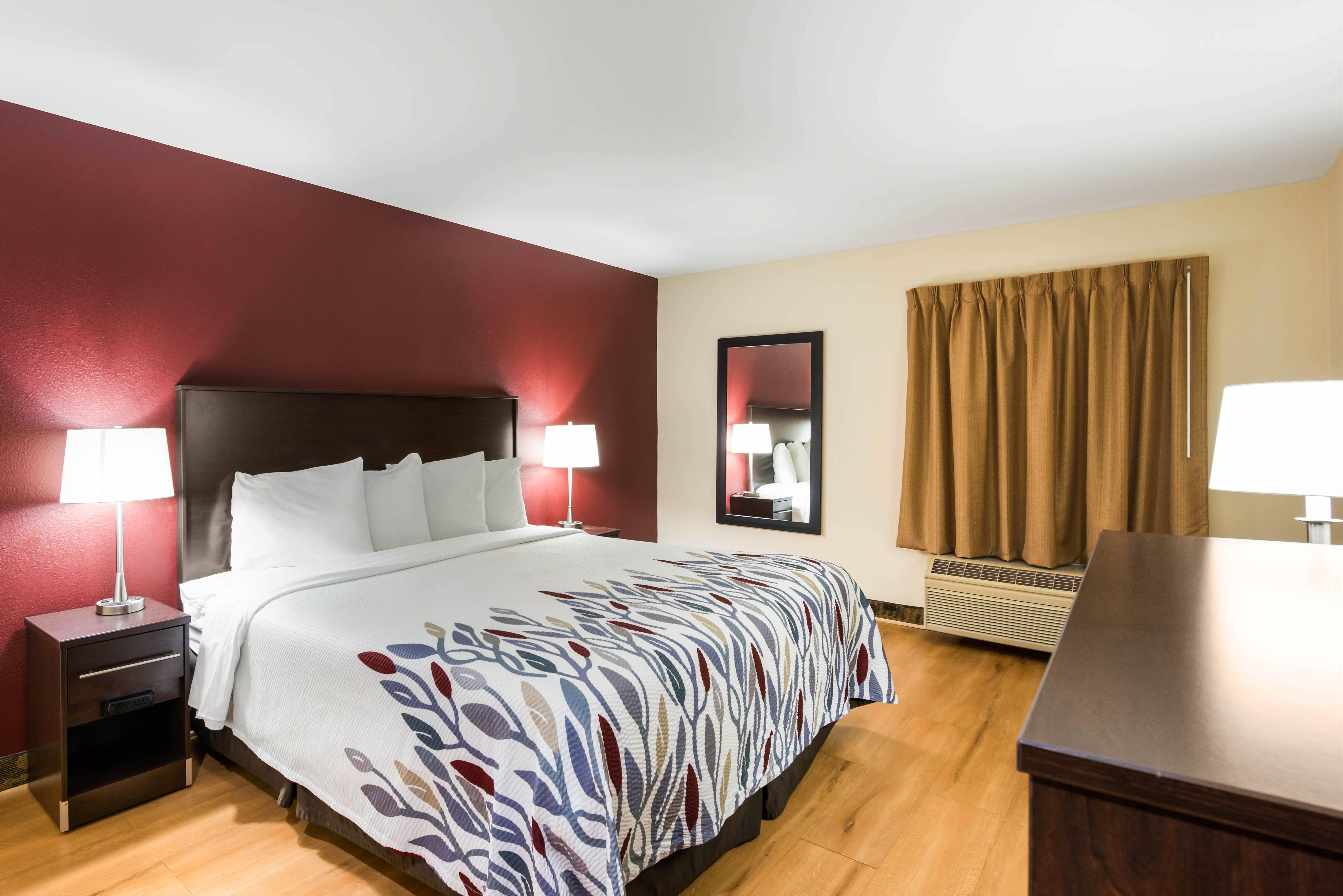 Red Roof Inn & Suites Monee Bagian luar foto