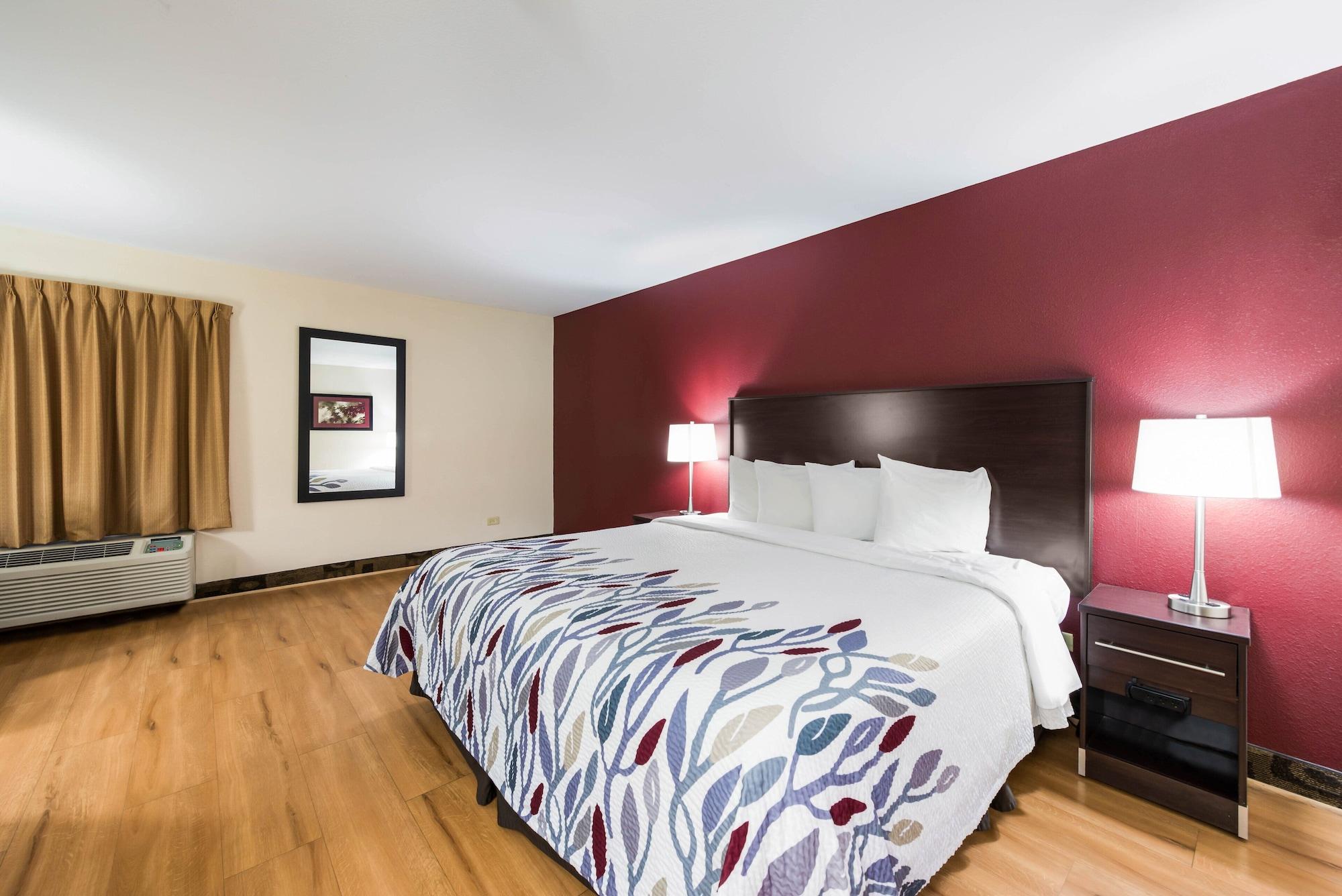 Red Roof Inn & Suites Monee Bagian luar foto