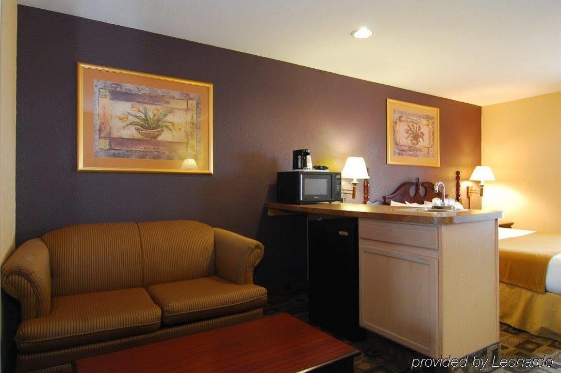 Red Roof Inn & Suites Monee Bagian luar foto